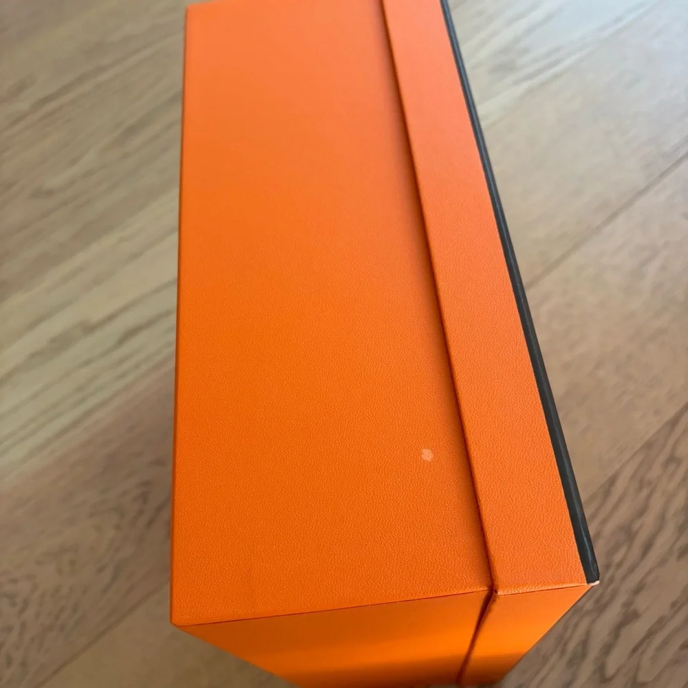Hermes elegant hermès